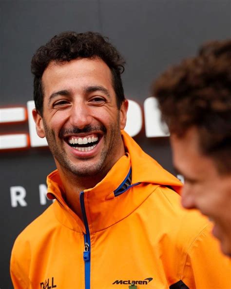 what happened to daniel ricciardo and mclaren